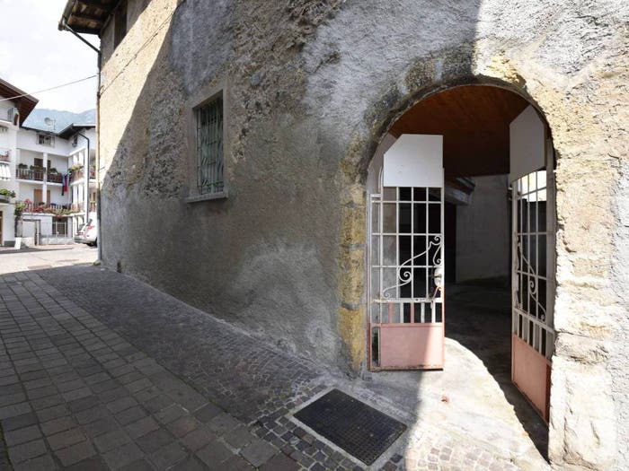 Casa con 6 locali in vendita in Via Dottor Carrobbio, Centro, Cremeno
