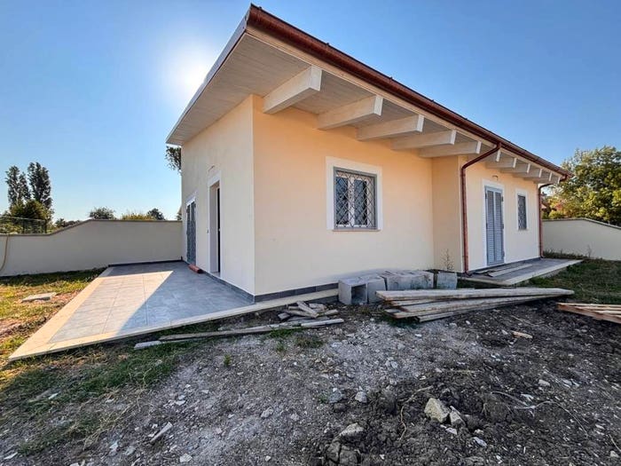 Casa trilocale in vendita in Via Basento, Fossignano, Aprilia