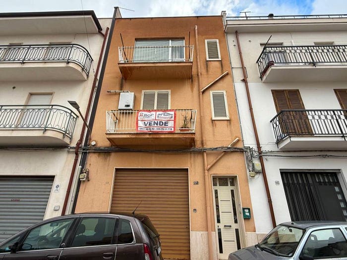 Casa con 6 locali in vendita in Via Edward Jenner, Centro, Alcamo