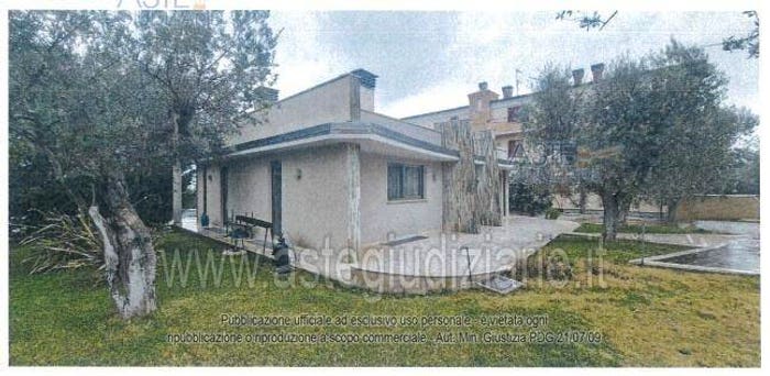Casa con 6 locali in vendita in V Pignotto, Nereto