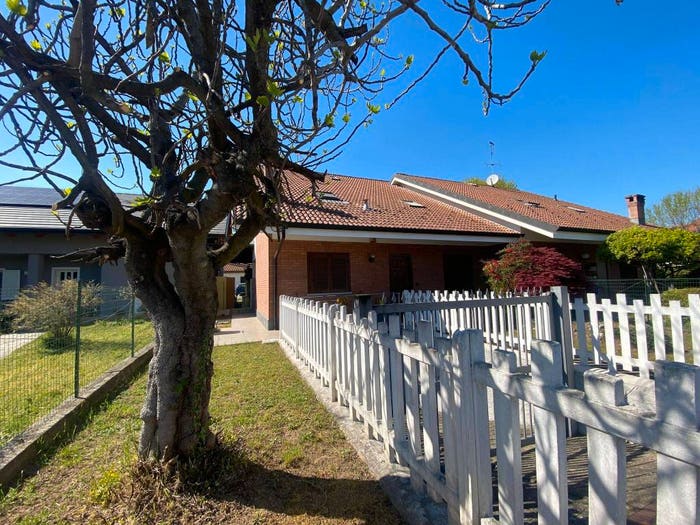 Casa con 6 locali in vendita in Bruino