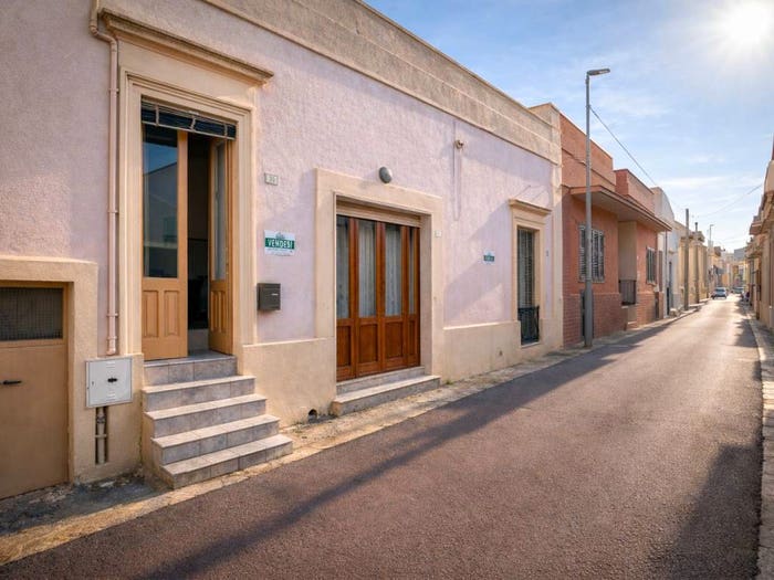 Casa con 6 locali in vendita in Via Milano, Castiglione, Andrano
