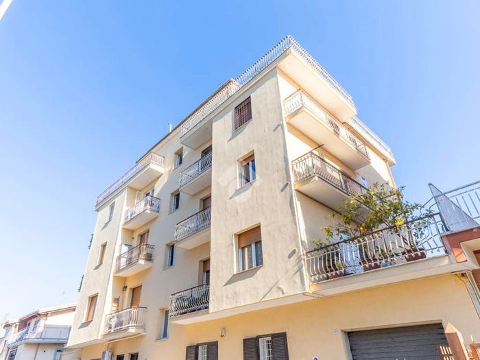 Appartamento trilocale in vendita in Via Trecastagni, Finocchio, Roma