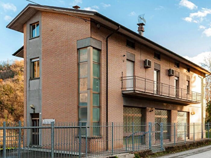 Casa con 6 locali in vendita in Via della Stazione, Centro, Urbino
