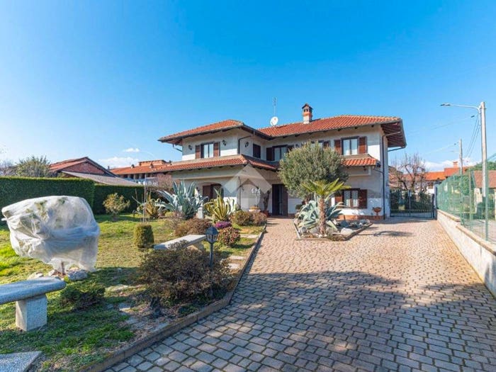 Casa con 6 locali in vendita in Borgata Vignali, Barbania