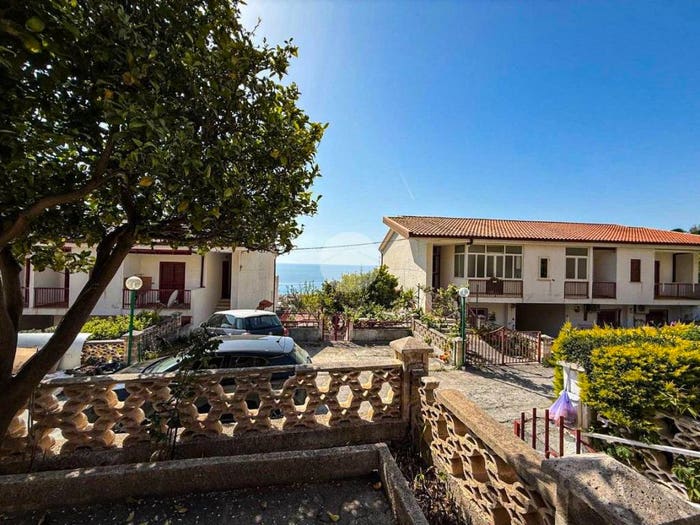 Appartamento bilocale in vendita in Viale Paradiso, Torremezzo Di Falconara, Falconara Albanese