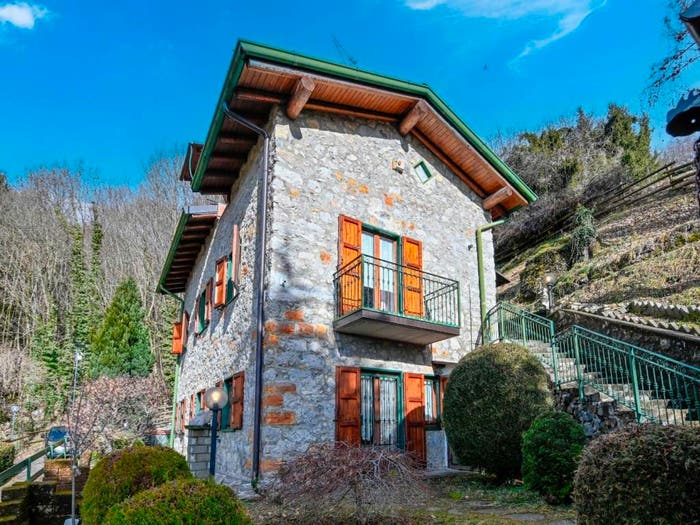 Casa quadrilocale in vendita in Via Fondo, Centro, Aviatico
