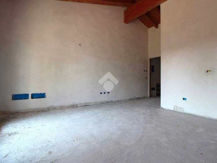 Appartamento trilocale in vendita in Via Roma, Centro, Barbariga