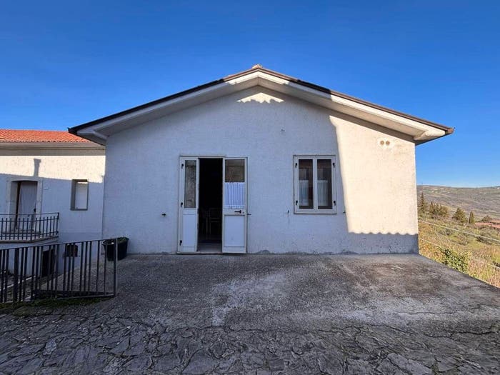 Casa trilocale in vendita in Via Alessandro Manzoni, Savignano Irpino