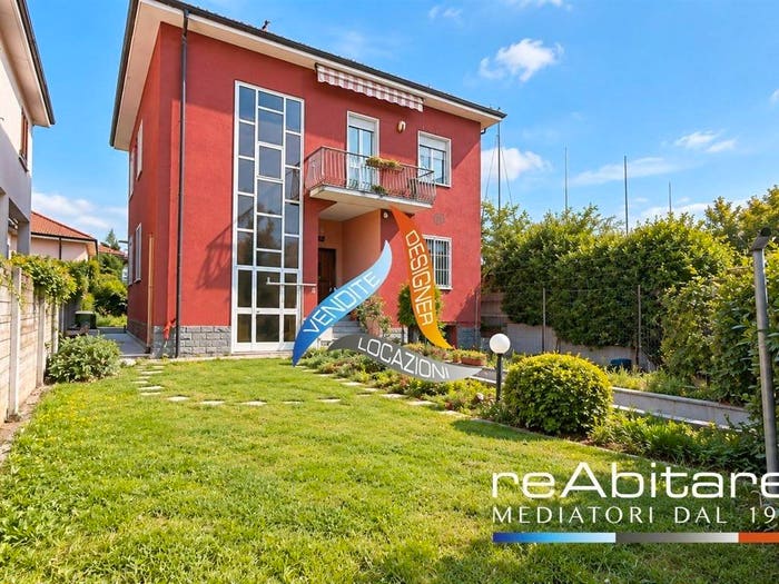 Casa con 6 locali in vendita in Via Degli Orti, Centro, Arese
