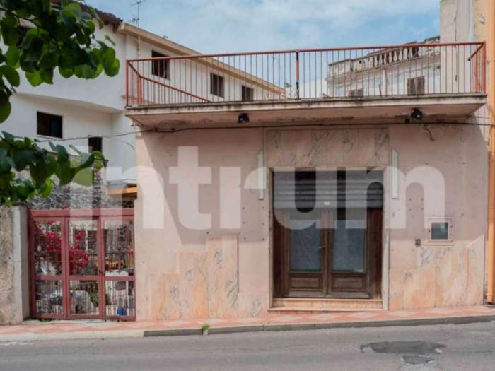 Appartamento quadrilocale in vendita in via Roma, Centro, Dorgali