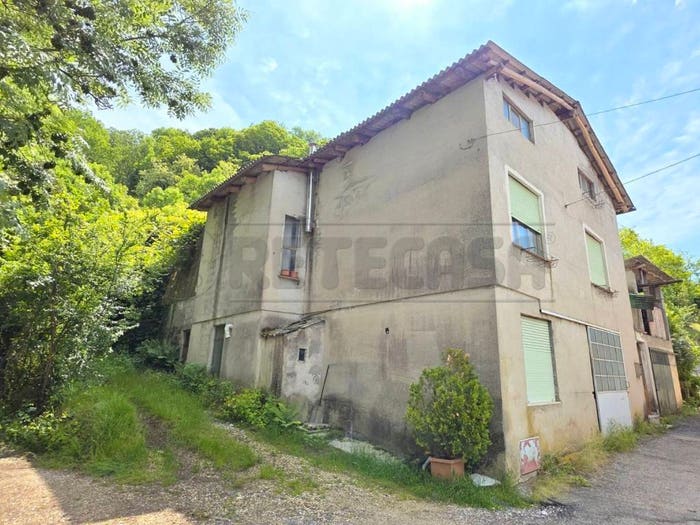 Casa con 6 locali in vendita in Via Ceolati, Cornedo Vicentino