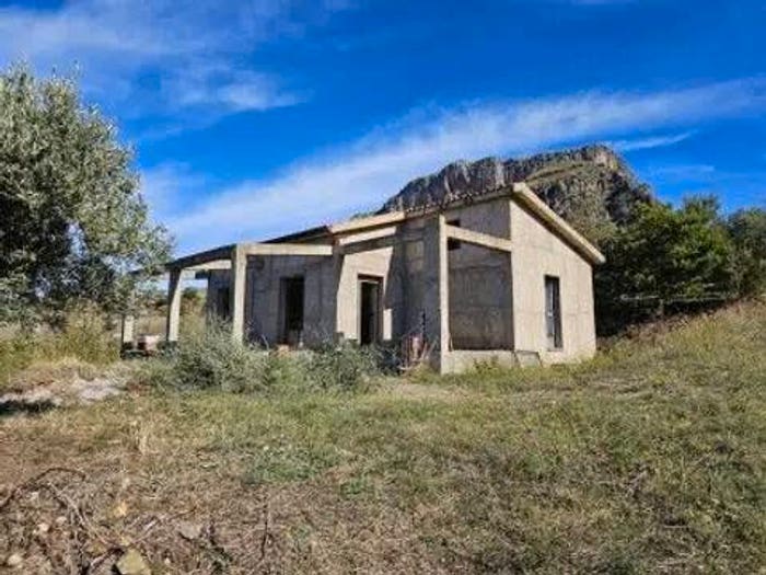 Casa quadrilocale in vendita in Contrada Cugnira, Collesano