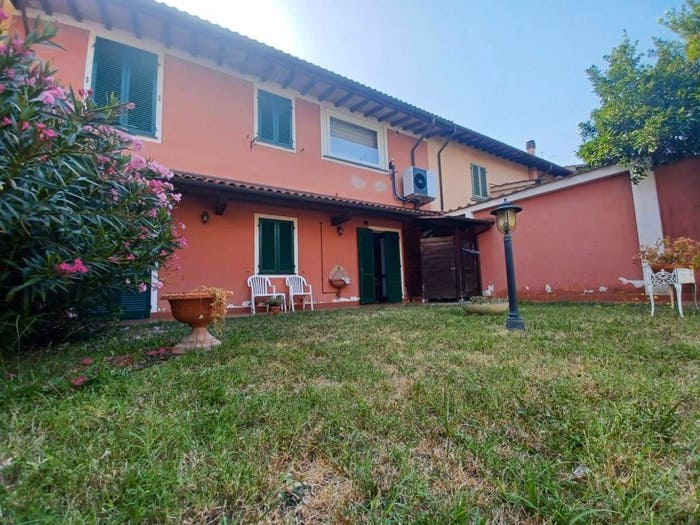 Appartamento con 5 locali in vendita in Via Achille Pacini, Centro, Bientina