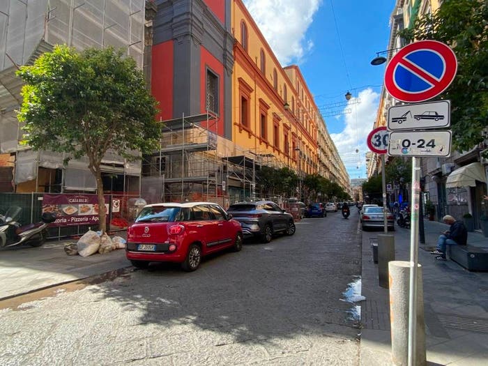 Appartamento bilocale in vendita in Via Duomo, Centro Storico, Napoli