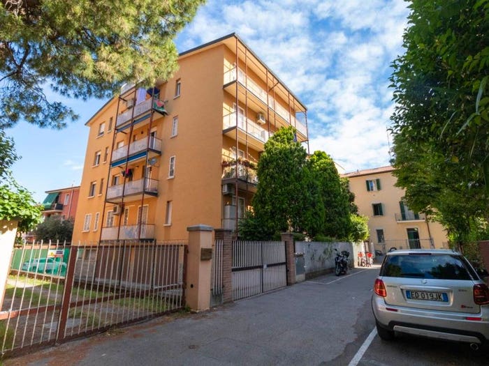 Appartamento trilocale in vendita in Via Emilia Levante, Mazzini Fossolo, Bologna
