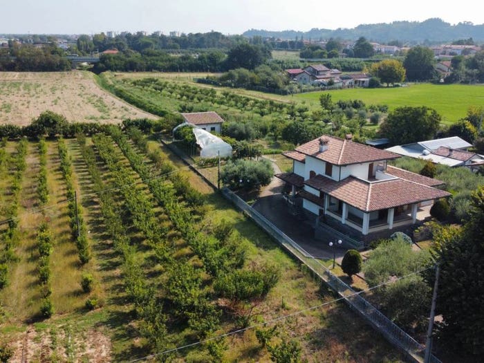 Casa con 6 locali in vendita in Settecrociari, Cesena
