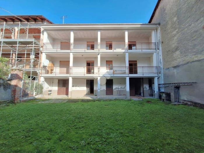 Casa con 6 locali in vendita in Via Isonzo, Perosa Canavese