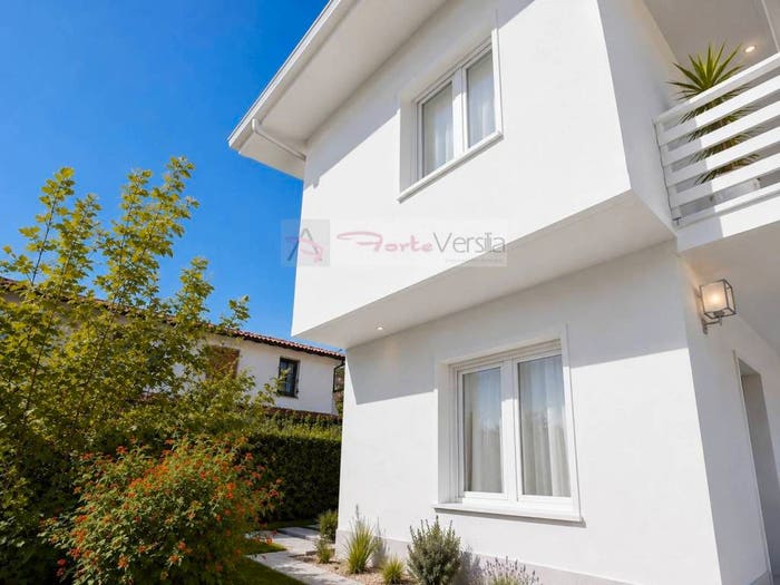 Casa con 6 locali in vendita in Via Versilia, Vittoria Apuana, Forte dei Marmi