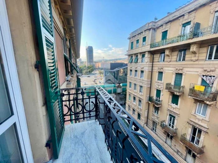 Appartamento con 6 locali in vendita in Foce, Genova