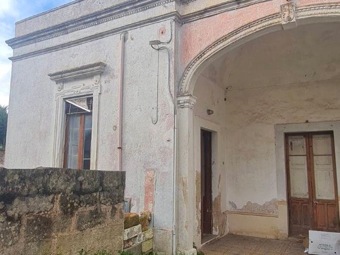 Casa con 5 locali in vendita in Via Camillo Benso di Cavour, Collepasso