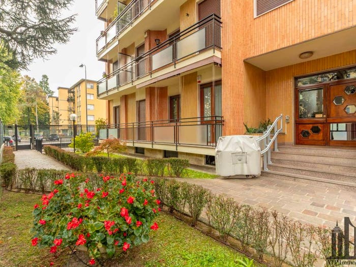 Appartamento trilocale in vendita in Via della Rondine, Inganni, Milano