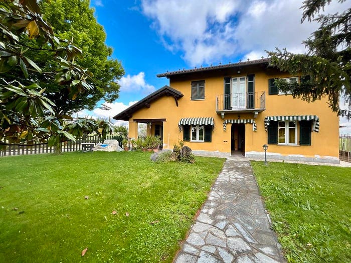 Casa con 5 locali in vendita in Via Centallo, Fossano