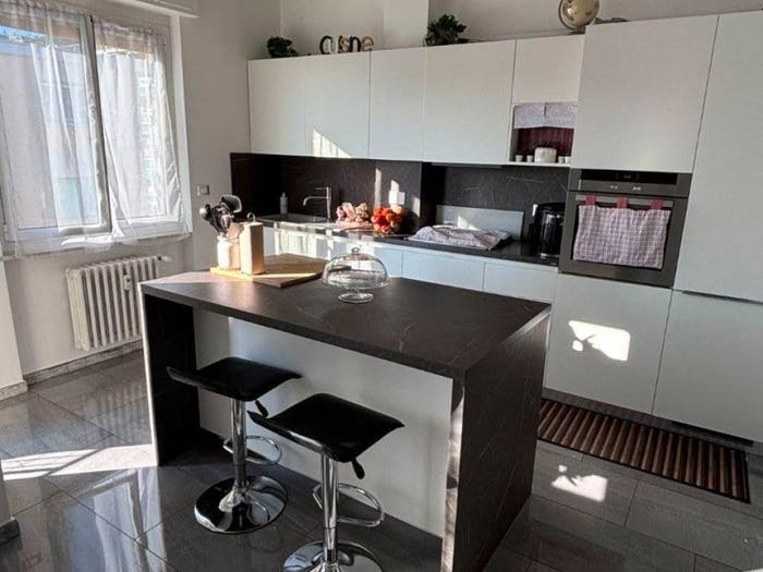 Appartamento trilocale in vendita in Viale Virginia Centurione Bracelli, Marassi, Genova
