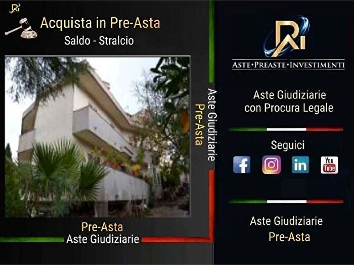 Appartamento con 6 locali in vendita in Via Giacomo Matteotti, Caraffa di Catanzaro