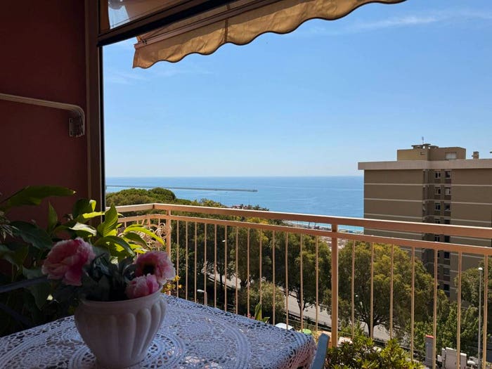 Appartamento con 5 locali in vendita in Via Piero Calamandrei, Voltri, Genova