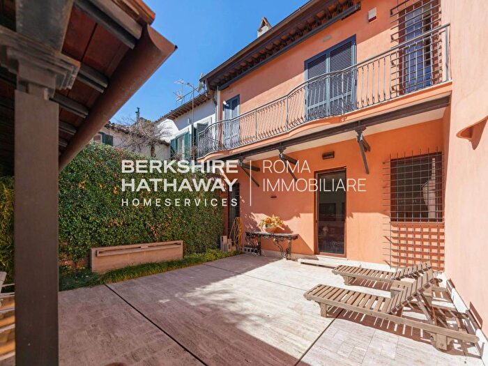 Casa con 6 locali in vendita in Piazza di San Giovanni della Malva, Trastevere, Roma