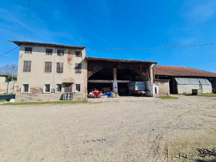 Casa con 6 locali in vendita in Via delle Salette, Nogarole Rocca