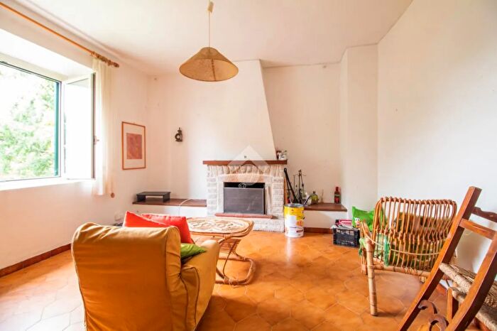 Casa con 6 locali in vendita in Via E Morelli, Fiamignano