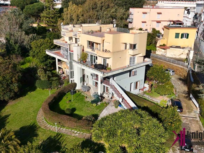 Appartamento con 6 locali in vendita in Cupa Angara, Posillipo, Napoli