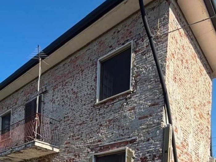 Casa quadrilocale in vendita in Viale Galileo Galilei, Avenza, Carrara