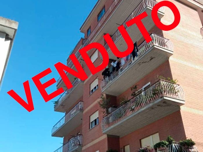 Appartamento trilocale in vendita in Via San Gimignano, Fidene, Roma
