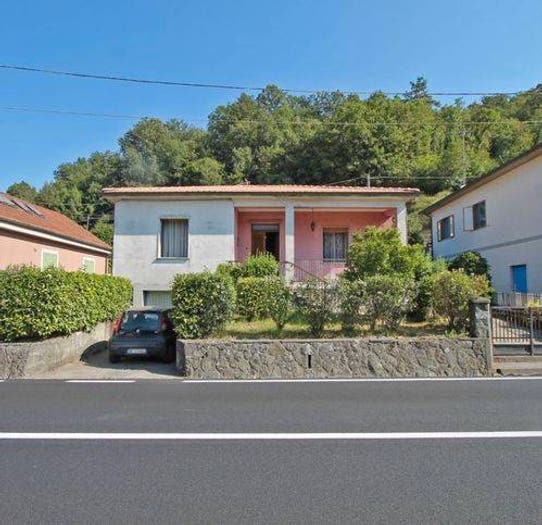 Casa con 6 locali in vendita in Via Rismondo, Rometta, Fivizzano
