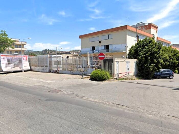 Casa con 6 locali in vendita in viale Lucrezia della Valle, Santa Maria, Catanzaro