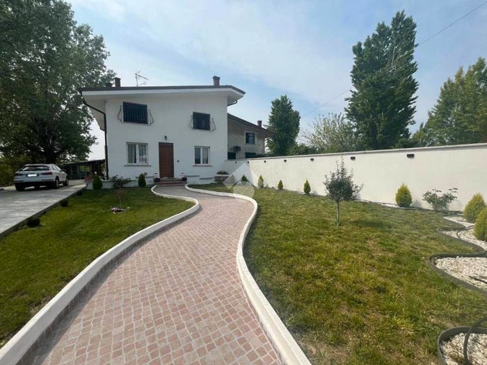 Appartamento trilocale in vendita in Via Giuseppe Taliercio, Lunetta Frassino, Mantova