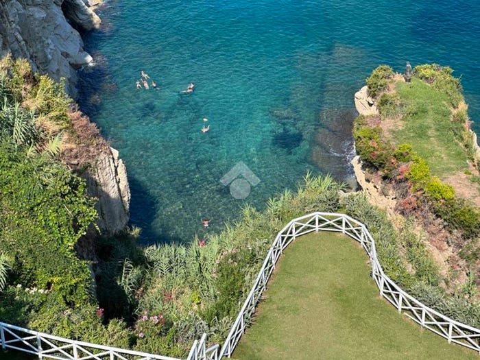 Appartamento quadrilocale in vendita in Via filippo scotti, Centro, Agropoli