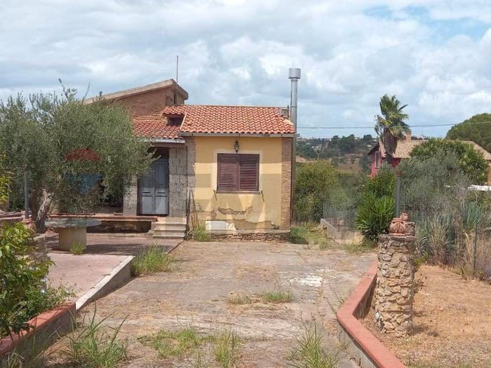 Casa con 6 locali in vendita in Caltagirone