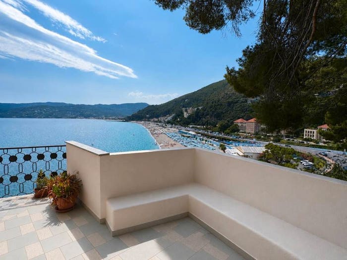 Appartamento trilocale in vendita in Via Torre d'Ere, Bergeggi