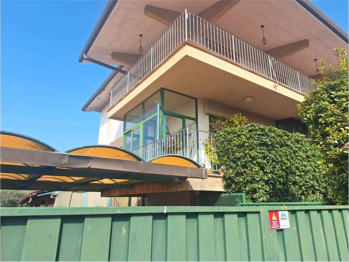 Casa con 6 locali in vendita in Margine Coperta Traversagna, Massa e Cozzile
