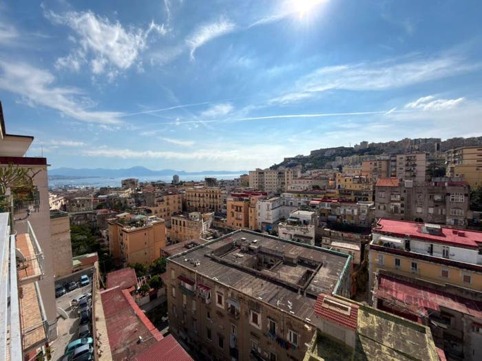 Appartamento con 5 locali in vendita in Via Matteo Renato Imbriani, Stella Materdei, Napoli