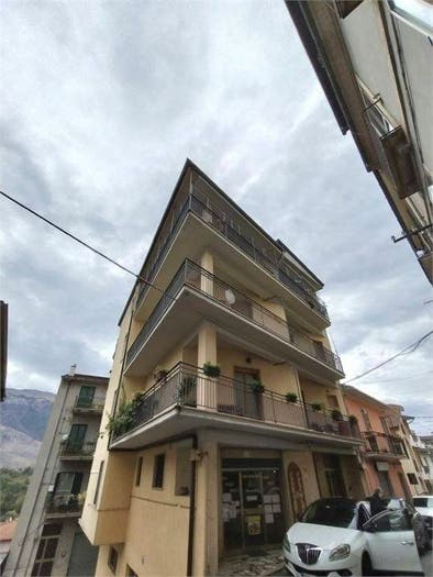 Appartamento con 6 locali in vendita in via levante, Pratola Peligna