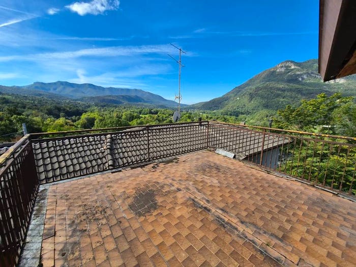 Casa trilocale in vendita in Via Rocca, Ferrera di Varese