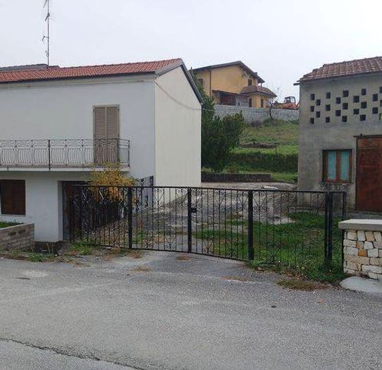 Casa con 5 locali in vendita in Colle Matteo, Centro, Scapoli