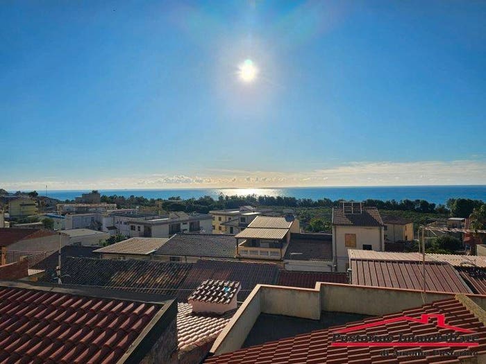 Casa trilocale in vendita in Via Alessandro Manzoni, Palizzi Marina, Palizzi