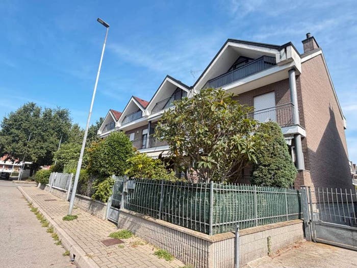 Casa quadrilocale in vendita in Via Francesco Petrarca, Cittadella Villaggio Dalmazia, Novara