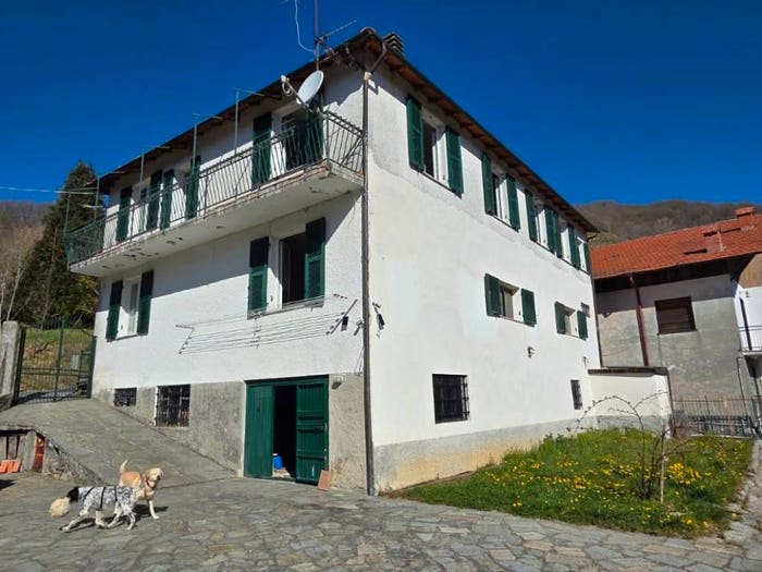 Casa con 6 locali in vendita in Frazione Bavastrelli, Propata